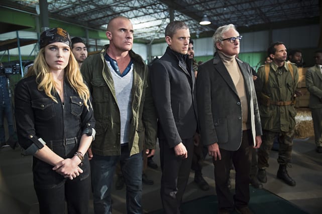 Munitions deal dcs legends of tomorrow