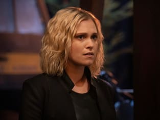 Clarke Learns New Information The 100 TV Fanatic
