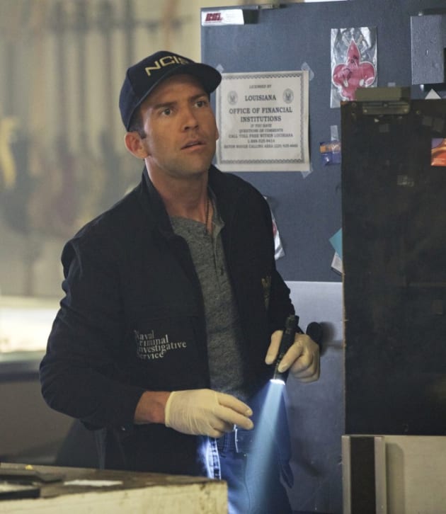 On a Manhunt - NCIS: New Orleans Season 3 Episode 17