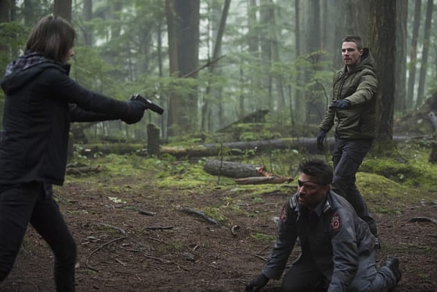 Stuck Between Two Siblings - Arrow Season 3 Episode 14