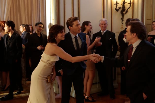 The Couple that Spies Together - Quantico Season 2 Episode 19