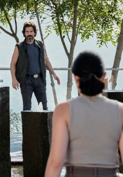 Rios in a Stand-Off - Star Trek: Picard Season 1 Episode 10