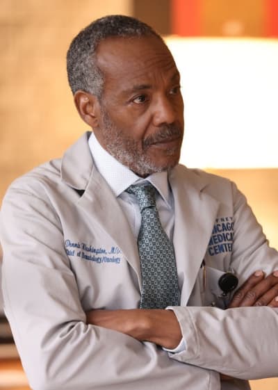 Caught Between Two Doctors - Chicago Med Season 9 Episode 7