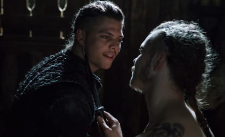 Watch vikings hotsell s5 e17
