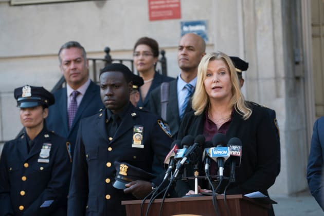 Julia Ayres for Mayor - Shades of Blue Season 2 Episode 1