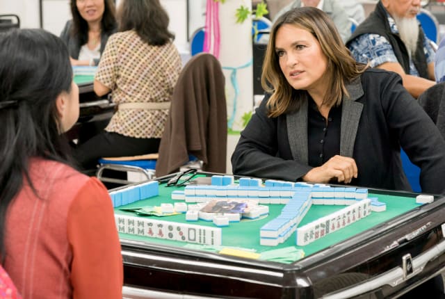 Watch Law & Order: SVU Season 21 Episode 7 Online - TV Fanatic
