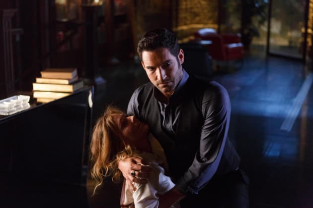 Uh Oh - Lucifer Season 2 Episode 1
