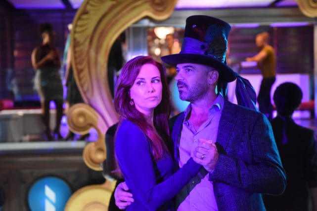 The Mad Hatter - Shadowhunters Season 1 Episode 10