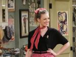 Embracing Bowling - 2 Broke Girls