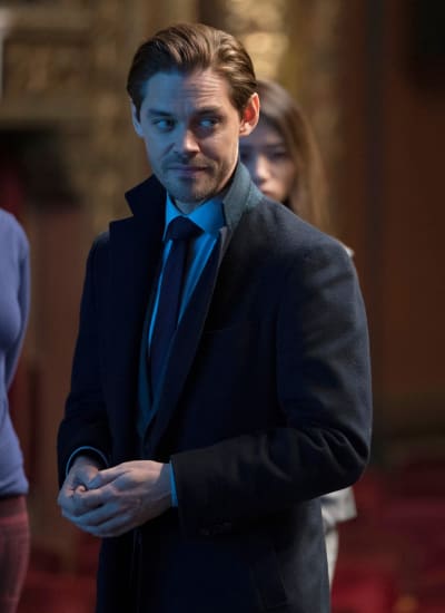 Between Eve and Martin - Tall - Prodigal Son Season 1 Episode 18