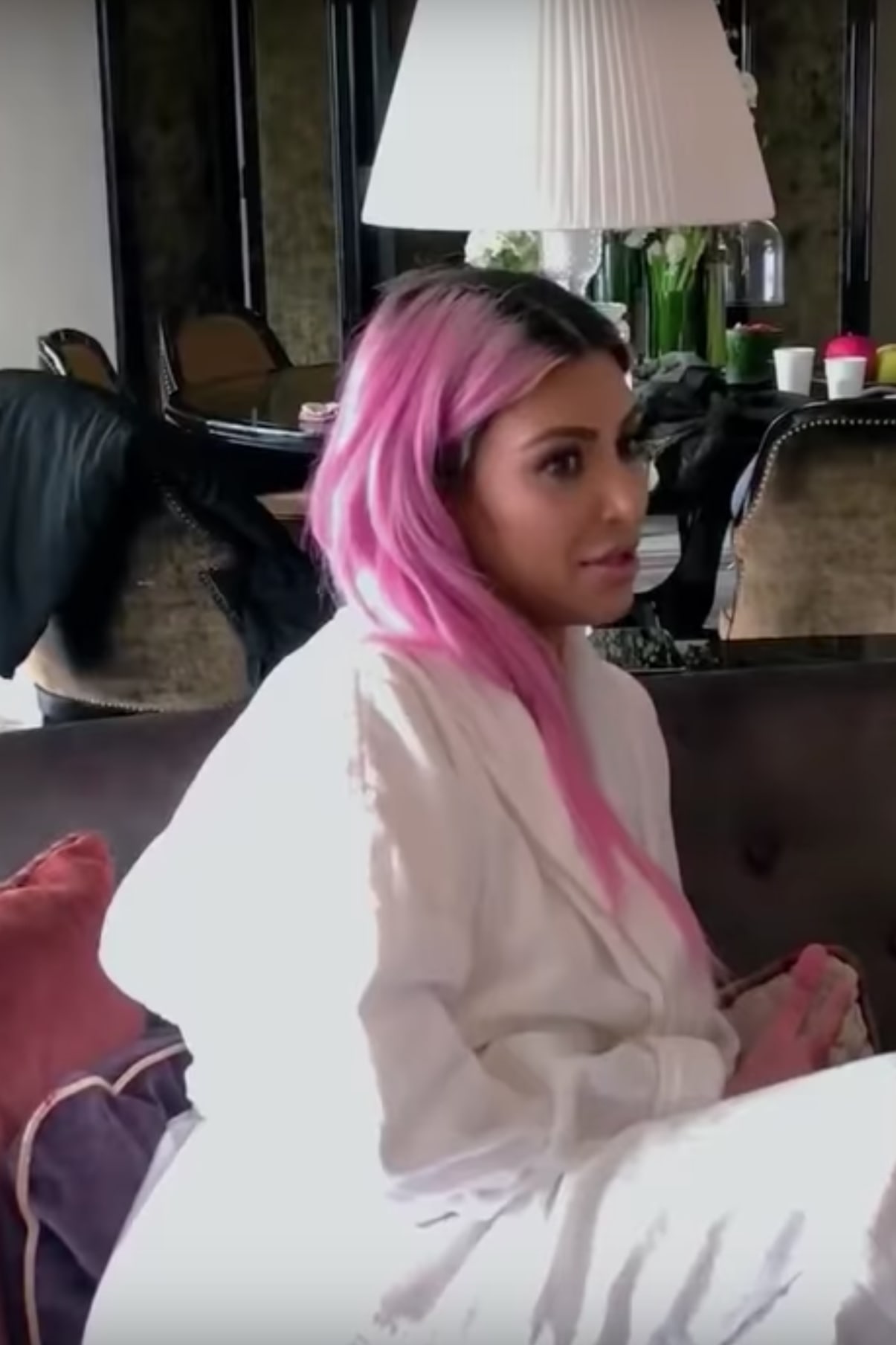 Watch keeping up with the kardashians season 15 outlet episode 9