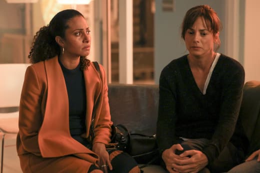 The Waiting Room - A Million Little Things Season 3 Episode 1