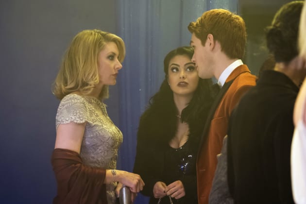 Riverdale Season 1 Episode 11 Review: To Riverdale and Back Again - TV  Fanatic