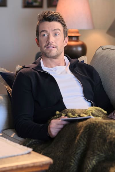 Chicken for the Injured - Chesapeake Shores Season 5 Episode 7