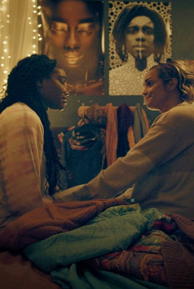 Mother & Daughter Moment - Average Joe Season 1 Episode 2