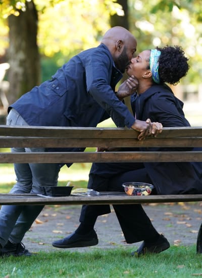 Park Bench Kisses - tall - A Million Little Things Season 4 Episode 5