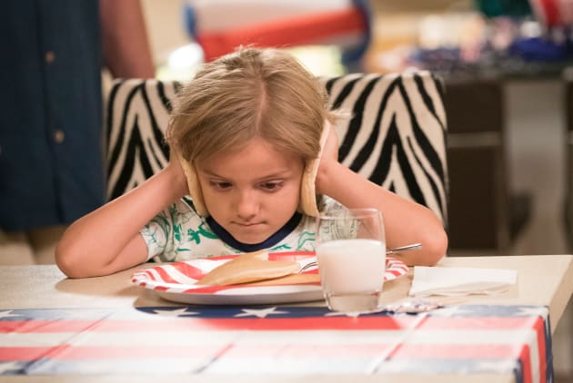 Modern family season 10 episode deals 1 full episode