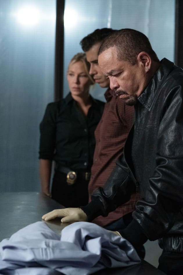 Examining the Body - Law & Order: SVU Season 23 Episode 7