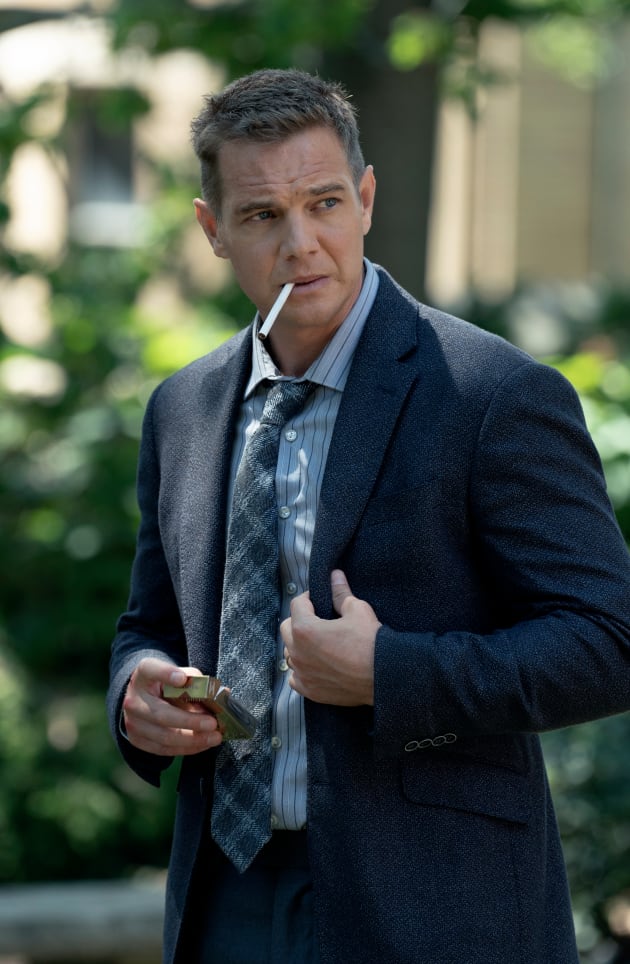 Kyle Catches a Smoke Mayor of Kingstown Season 2 Episode 3 TV Fanatic