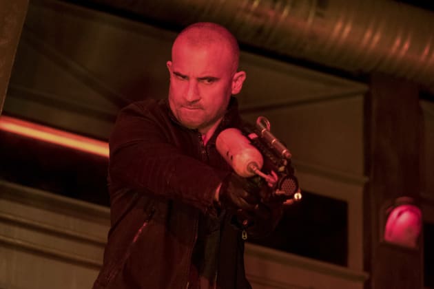 Get Red With Heatwave - Arrow Season 6 Episode 8