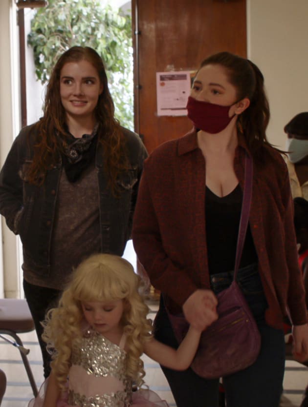 At the Event - Shameless Season 11 Episode 4