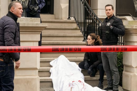 Death on a Stoop  - Chicago PD Season 9 Episode 19