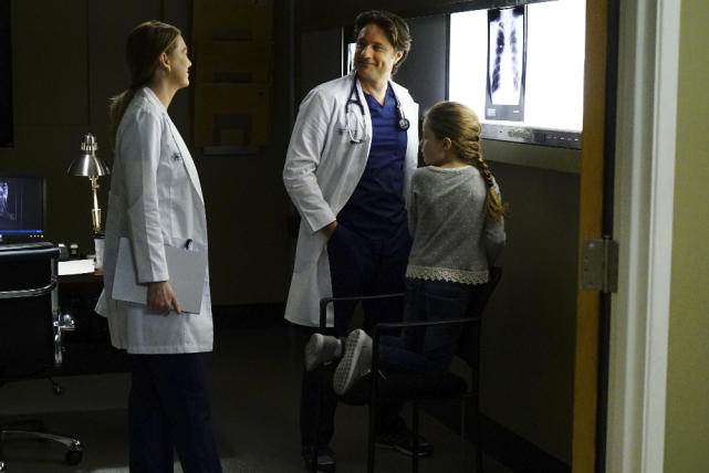 Interruptions - Grey's Anatomy Season 13 Episode 23
