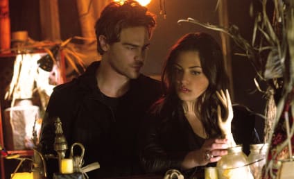 Grey Damon Conjures Up What's to Come on The Secret Circle