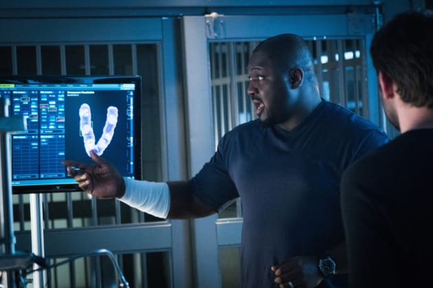 There are Six - Zoo Season 3 Episode 6