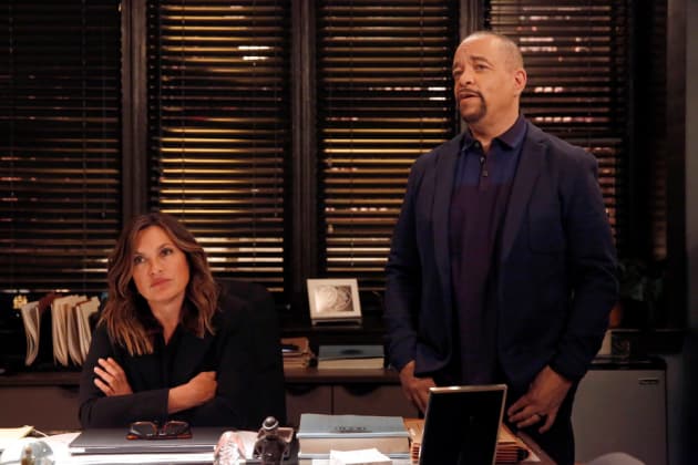 Crossing Borders - Law & Order: SVU
