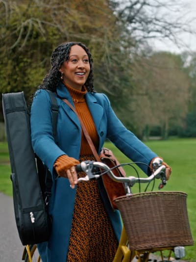 Biking Around Ireland - Hallmark Movies & Mysteries Channel Season 1 Episode 3