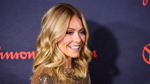  Kelly Ripa attends the 6th Annual Save the Children Illumination Gala at the American Museum of Natural History