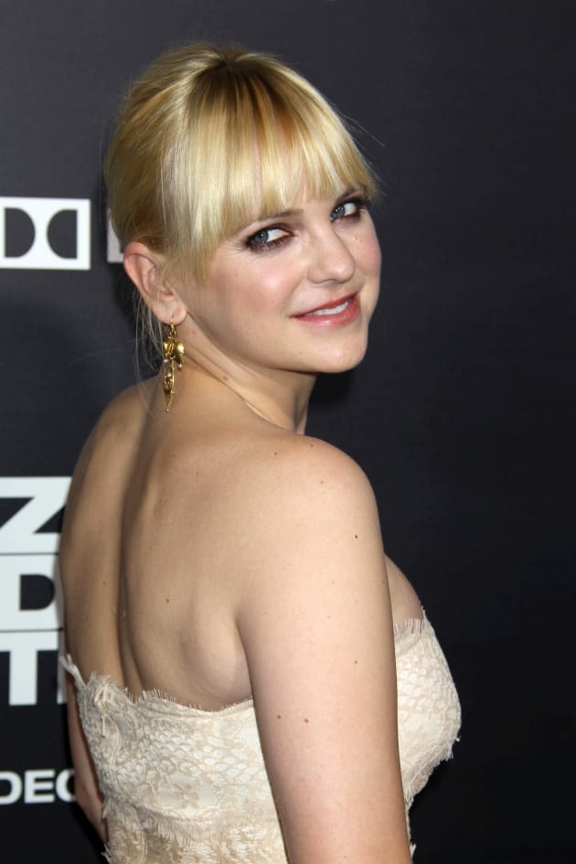 Anna Faris to Play "Mom" for Chuck Lorre - TV Fanatic