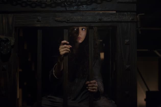 A Caged Witch - Salem Season 3 Episode 10