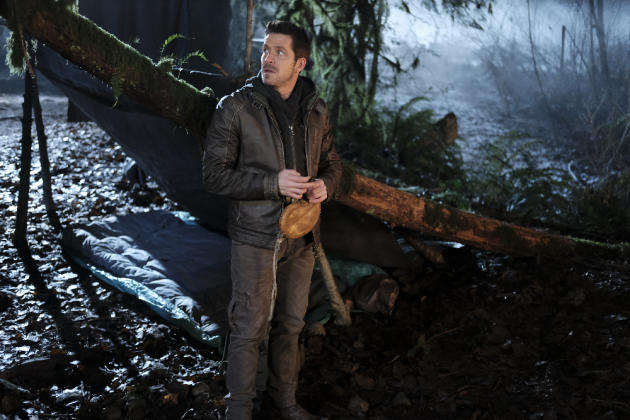 Robin returns to the forest - Once Upon a Time Season 6 Episode 13