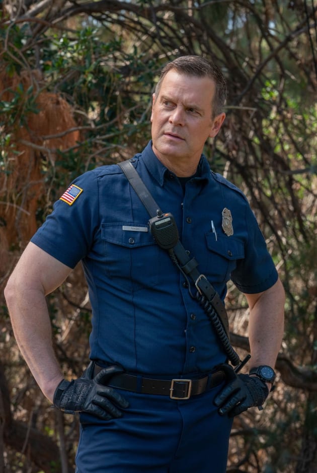Captain bobby nash 9 1 1 season 6 episode 1 tv fanatic
