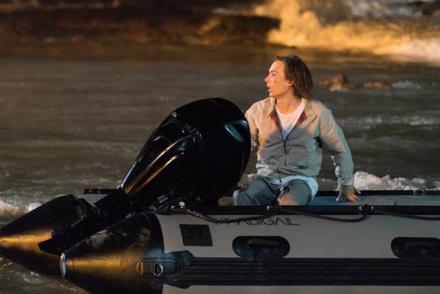 Rescuing the Beachers - Fear the Walking Dead Season 2 Episode 1