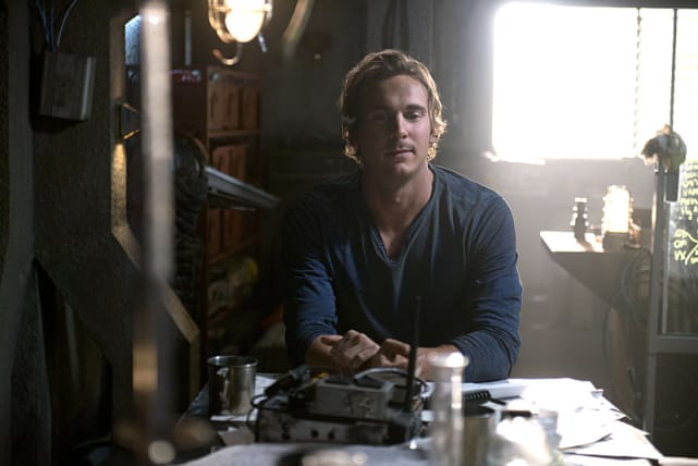 Burning the Wick at Both Ends - The 100 Season 2 Episode 14
