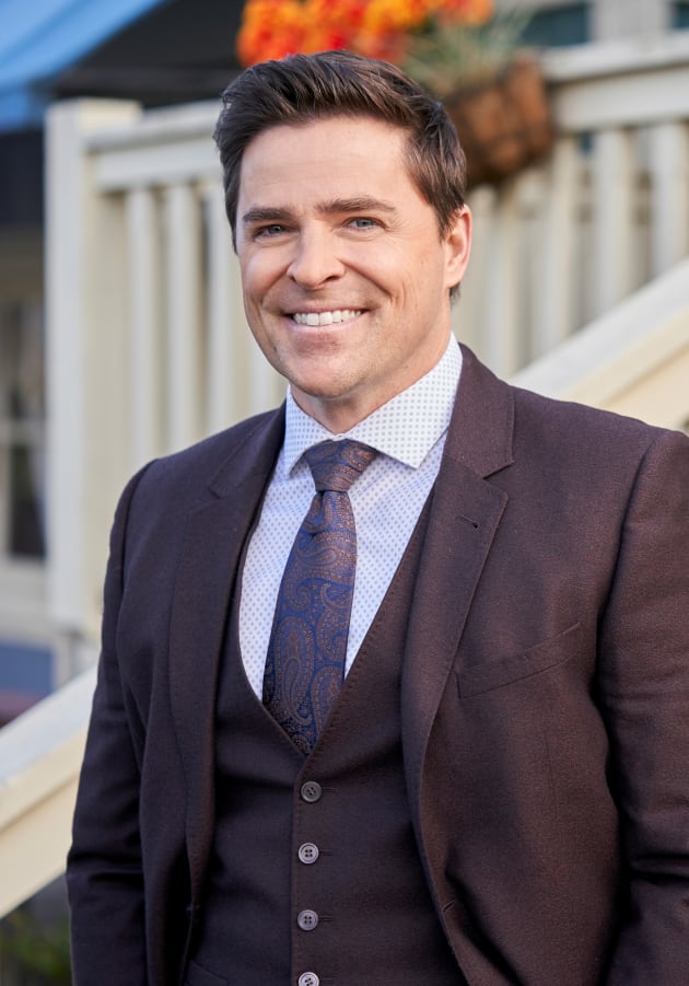Leland Needs Dog - When Calls the Heart Season 7 Episode 7