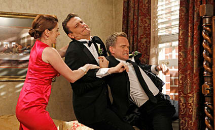 How I Met Your Mother Season 8 Premiere Pics: Fiances & Freak Outs