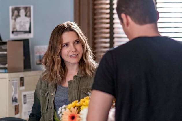 Lindsay's Flowers - Chicago PD Season 4 Episode 6