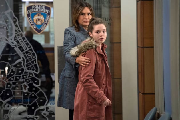 Helping Sisters - Law & Order: SVU