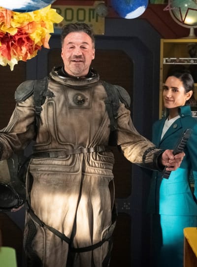 Breachman in the Classroom - Snowpiercer Season 1 Episode 6