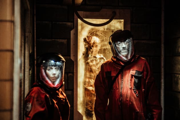 Murphy Searches the Lab - Z Nation Season 4 Episode 11