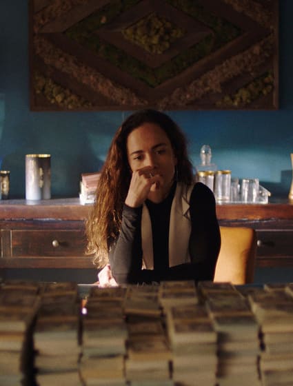 Counting the Cash - Queen of the South Season 5 Episode 3