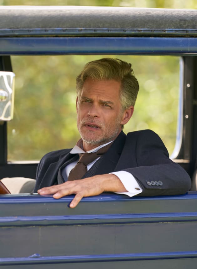 Henry Heeds the Call - When Calls the Heart Season 8 Episode 3