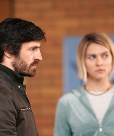 In This Together - La Brea Season 1 Episode 2