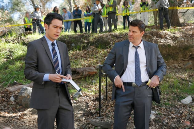Aubrey and Booth Arrive at a Crime Scene - Bones Season 10 Episode 17