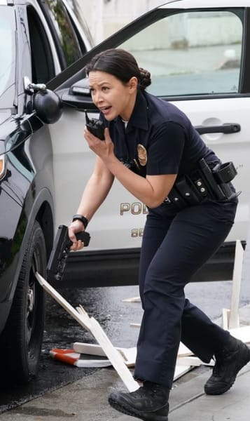 Lucy Responds to a Call - The Rookie Season 3 Episode 11