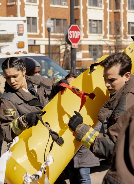 Kidd and Gallo stretcher - Chicago Fire Season 9 Episode 11